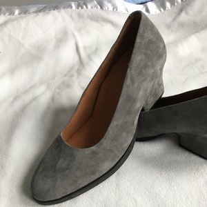 L'Amour Des Pieds Jolanda Gray Suede Pump